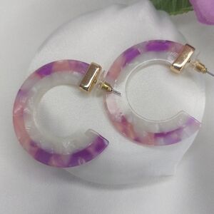 Pink White Tortoise Shell Hoop Earrings Gold Trim